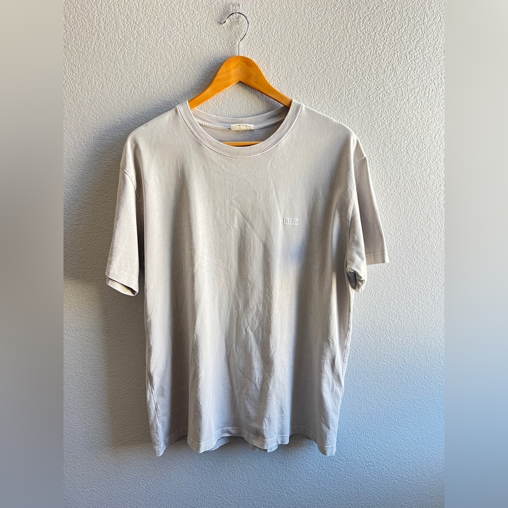 **Kith men’s t-shirt L - light stone color